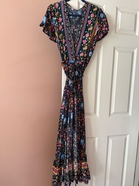 Source Unknown Navy Floral V-Neck Maxi Dress with Tie Waist